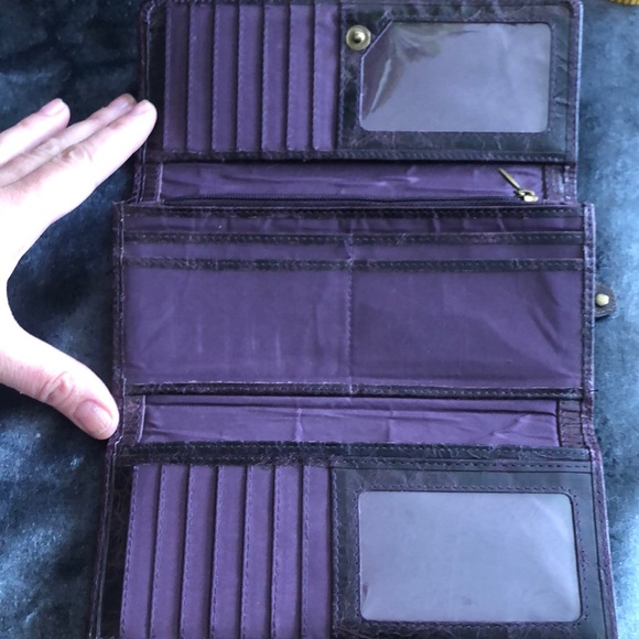 Elegant Purple Genuine Leather Women's Wallet - Picture 4 of 16